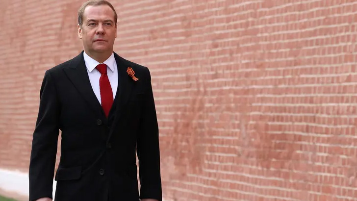 রাশিয়ার সাবেক প্রেসিডেন্ট মেদভেদেভ। ছবি: আল আরাবিয়া