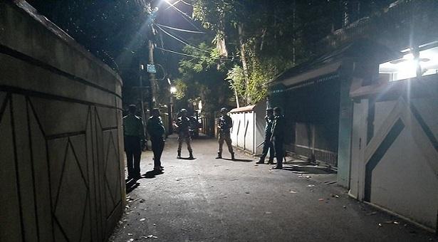 শাপলাবাগে জঙ্গি সন্দেহে বাড়ি ঘিরাও